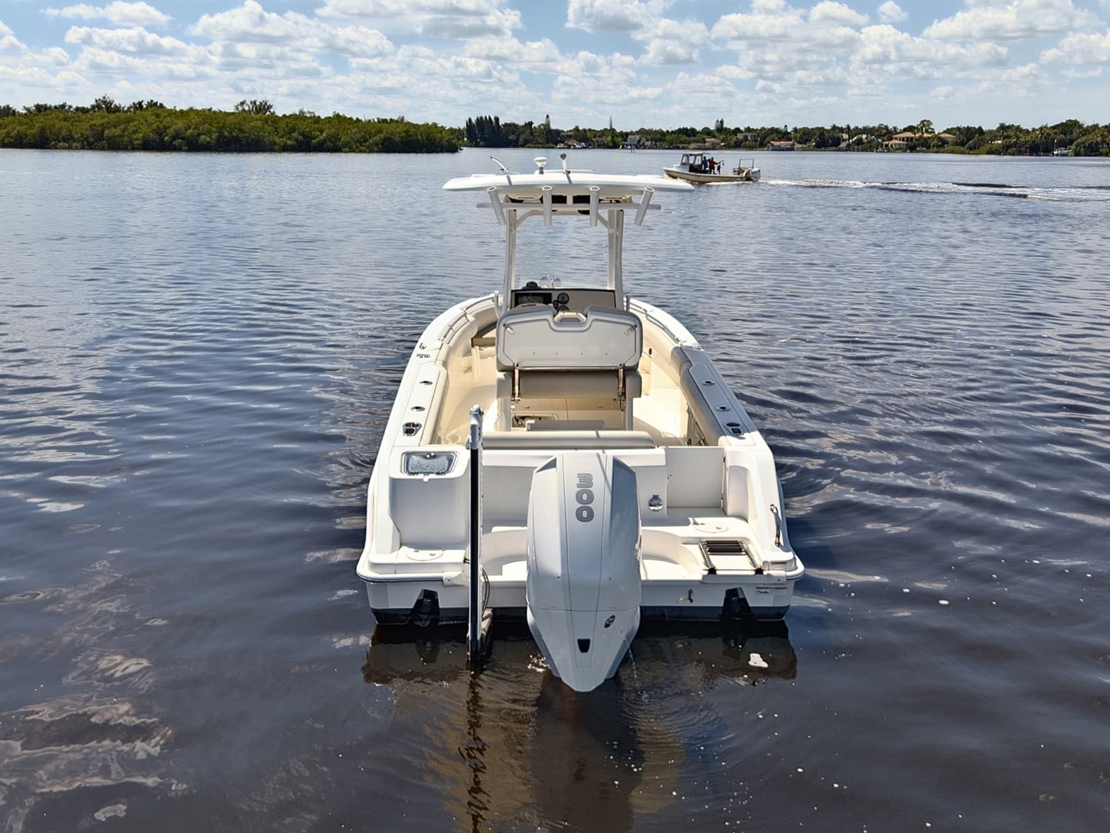 2022 Boston Whaler 