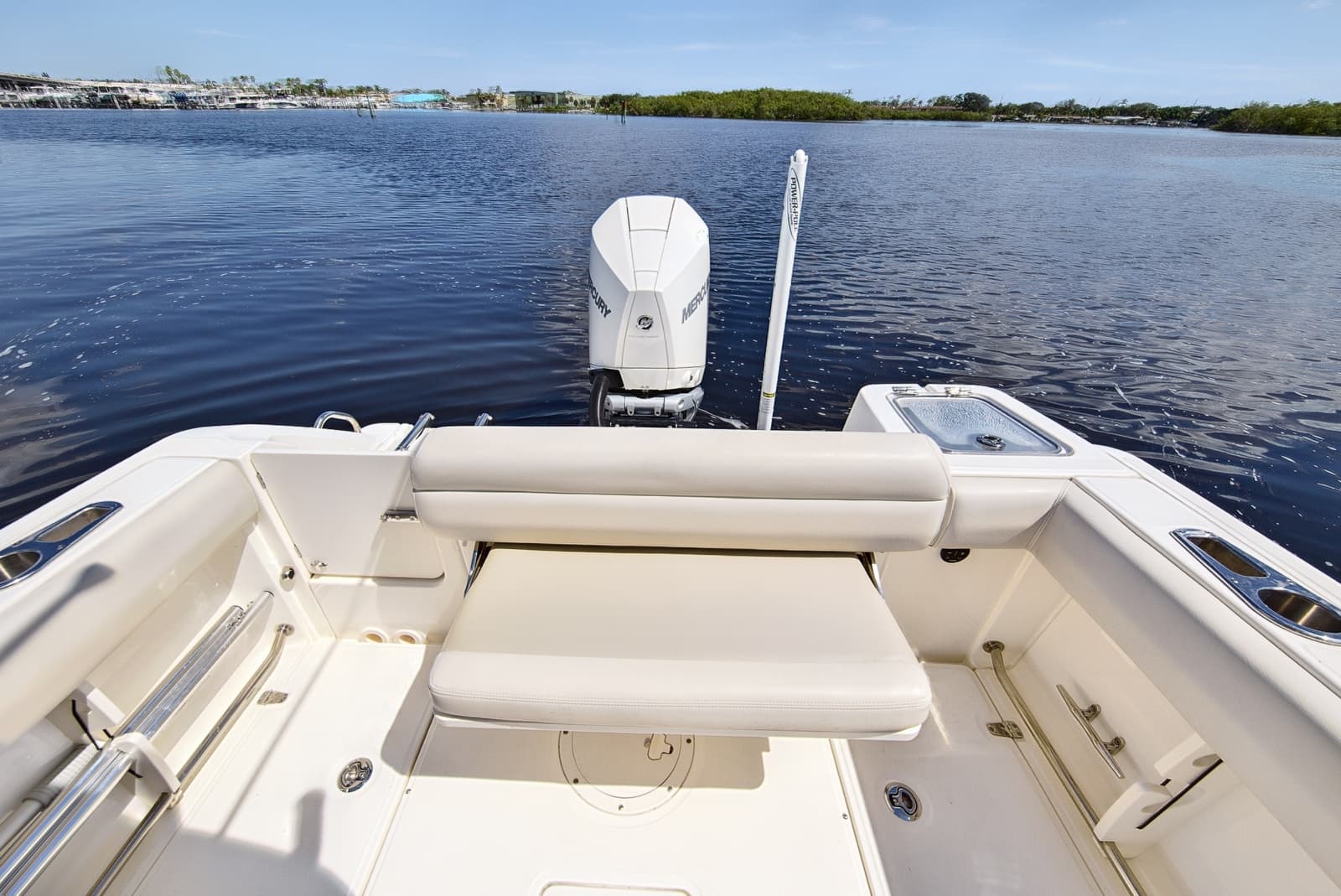 2022 Boston Whaler 