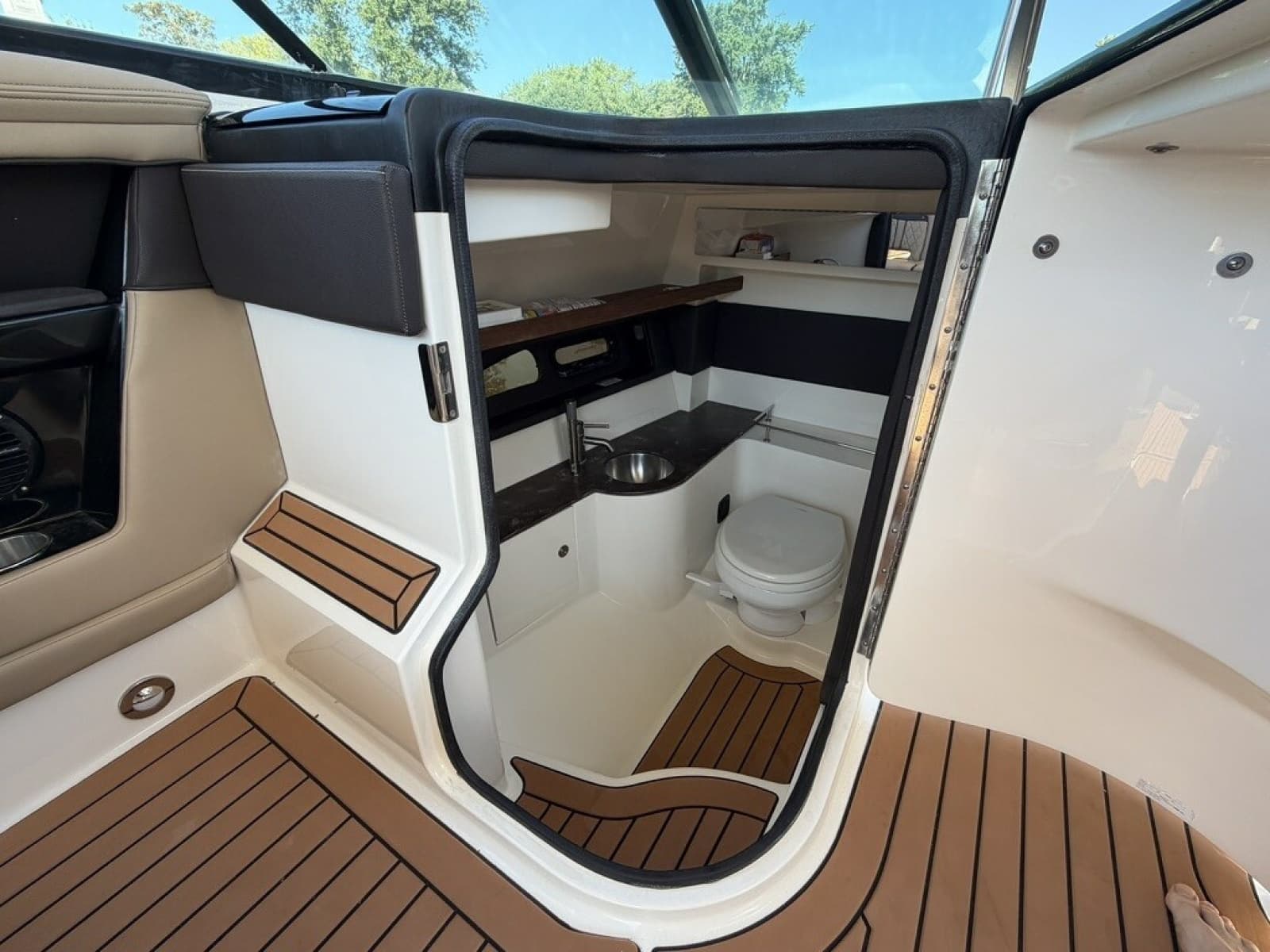 2017 Sea Ray SLX 350
