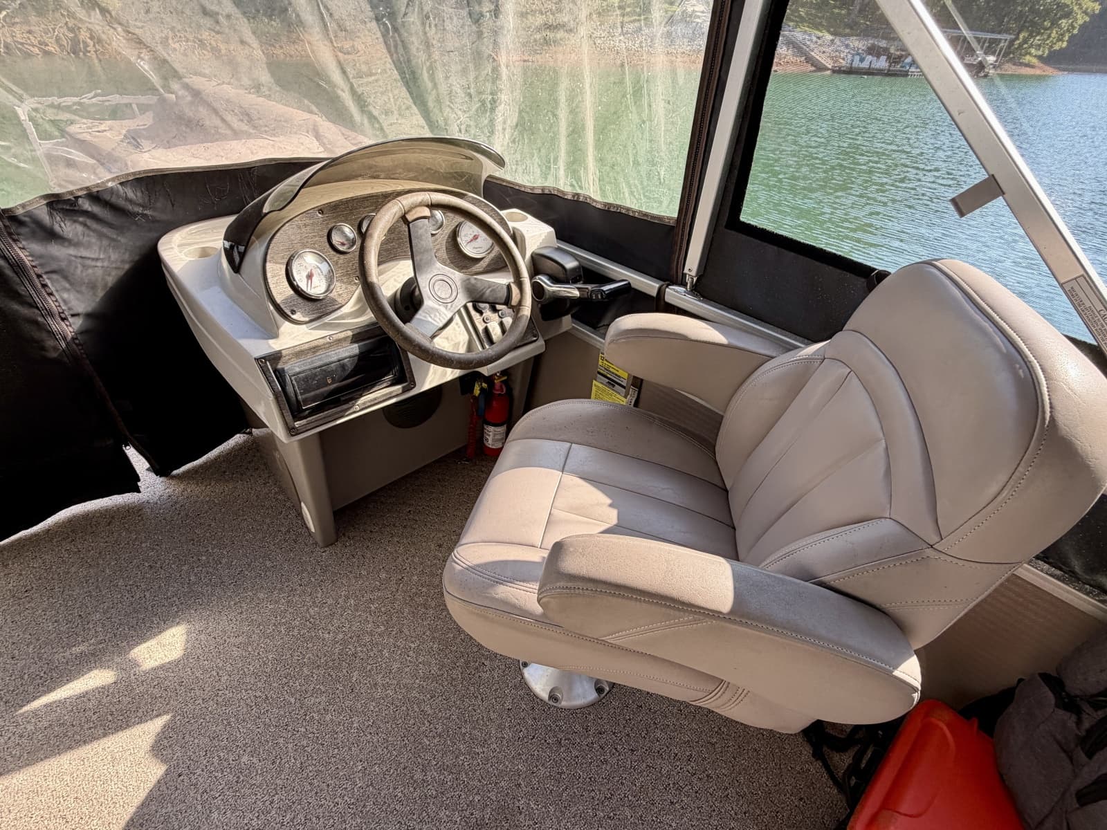1994 Custom 20 x 33 Floating Cabin - Approx 613sqft