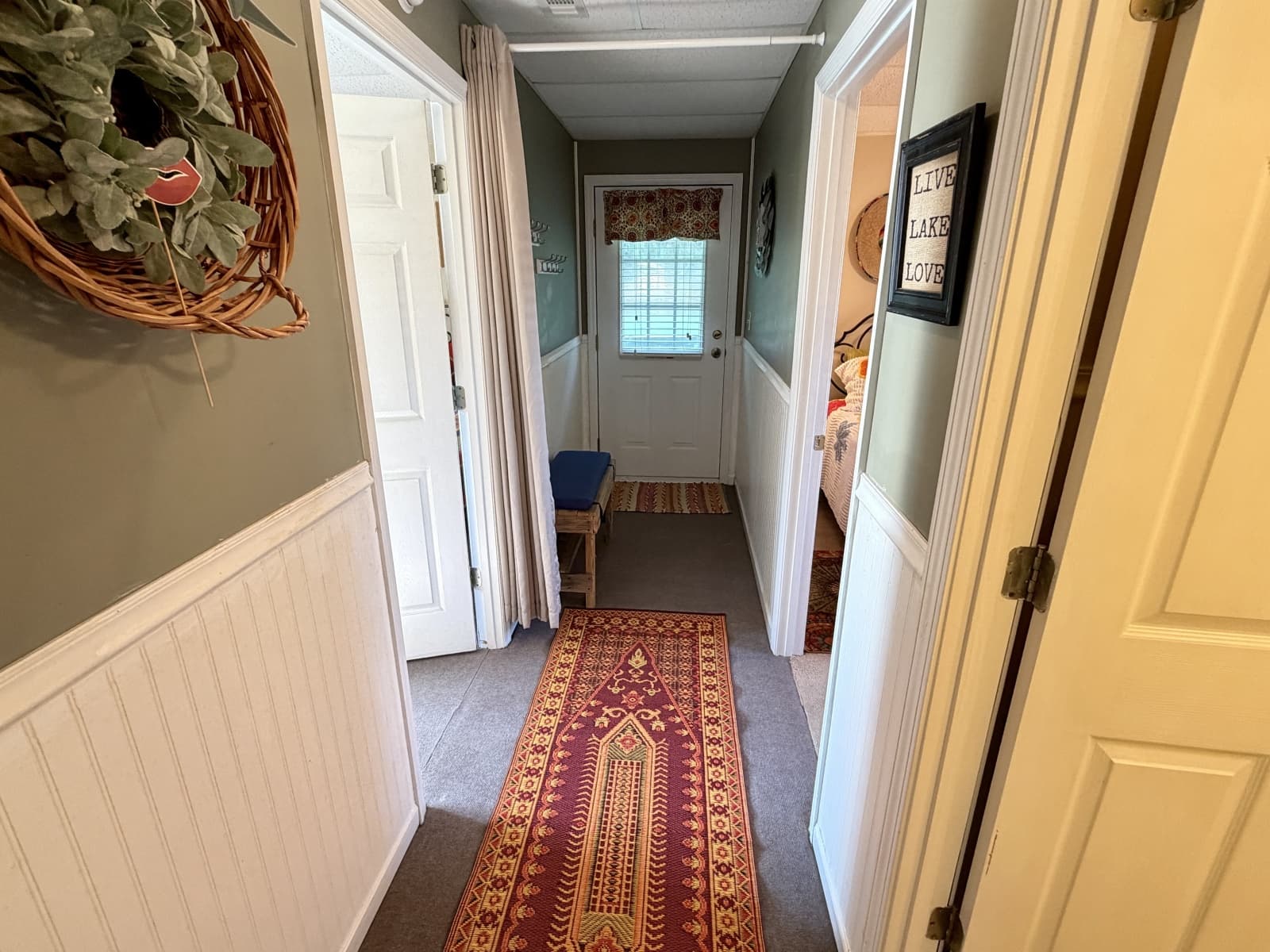 1994 Custom 20 x 33 Floating Cabin - Approx 613sqft