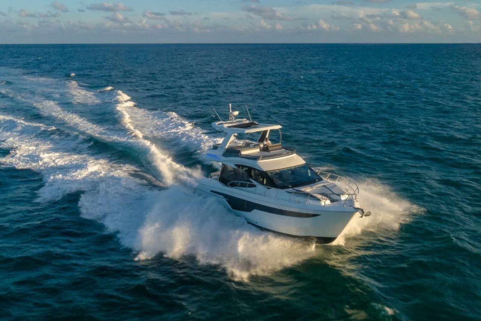 2025 Galeon 500 FLY