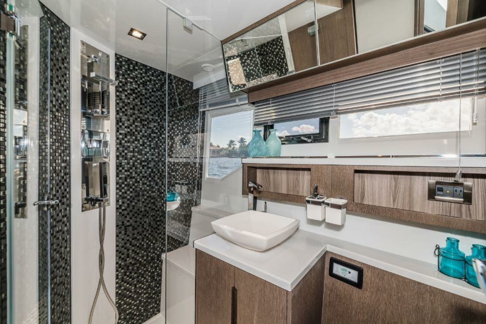 2025 Galeon 500 FLY
