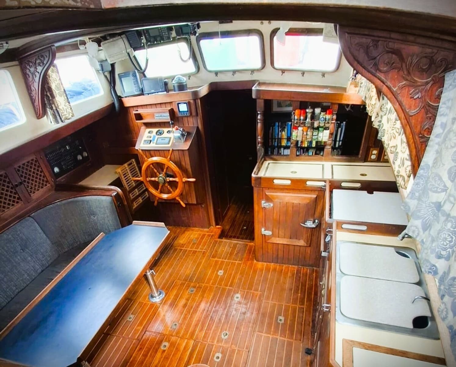1983 Young Sun 43