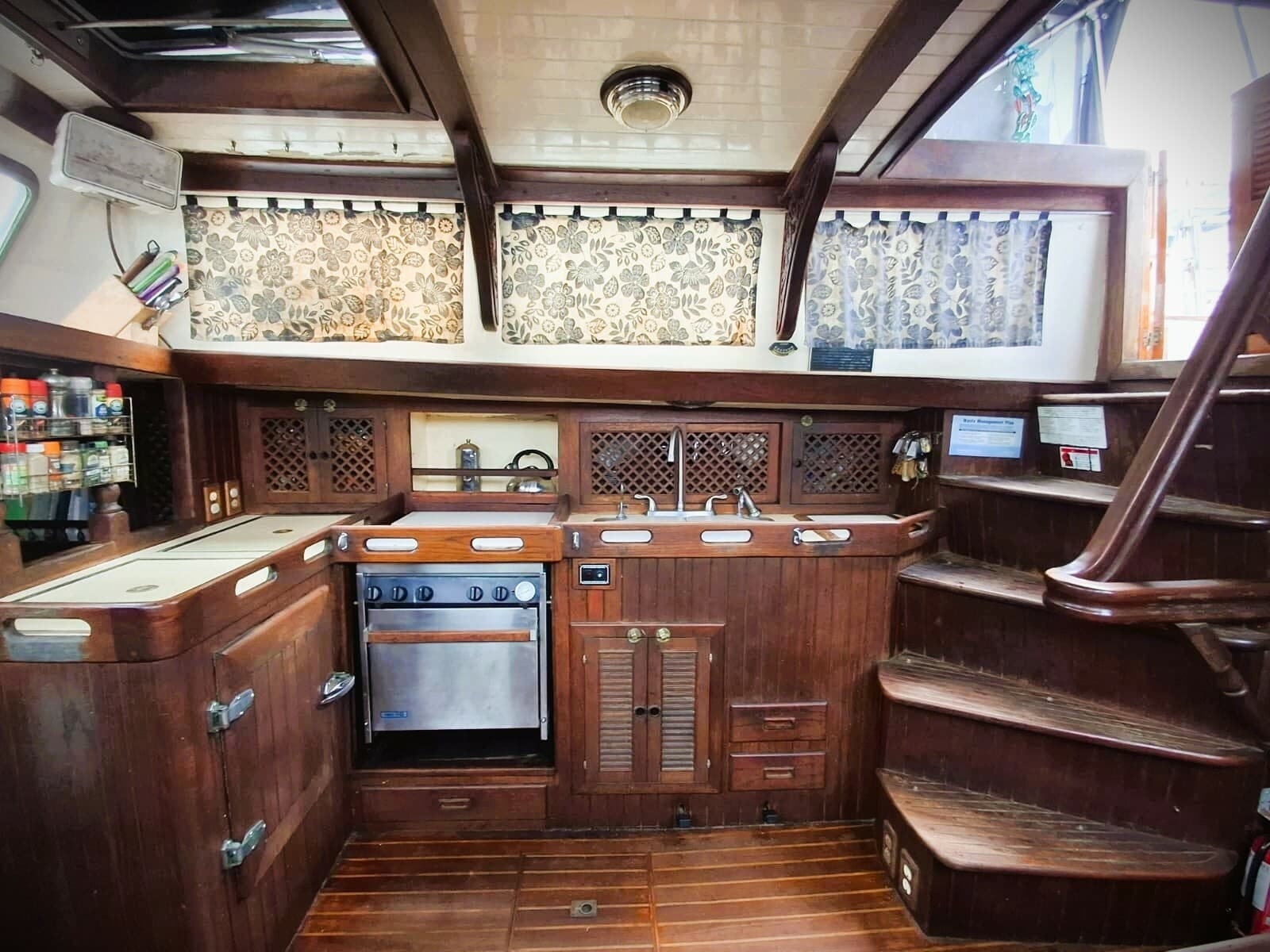 1983 Young Sun 43