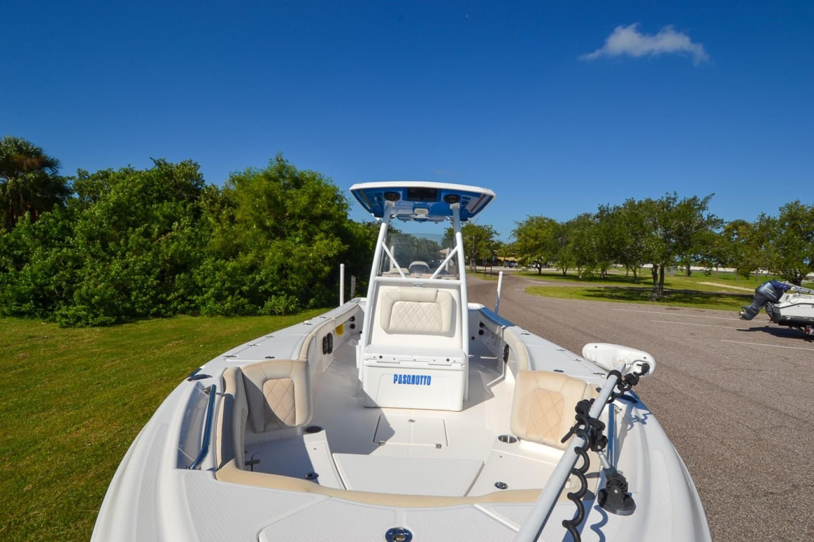 2020 Blue Wave 2800 Makaira