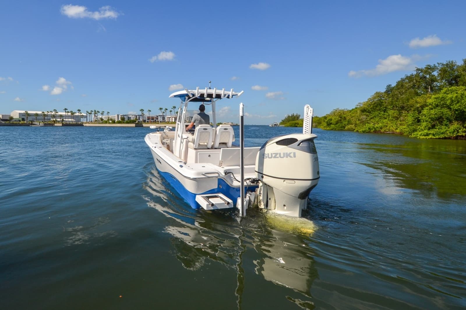 2020 Blue Wave 2800 Makaira