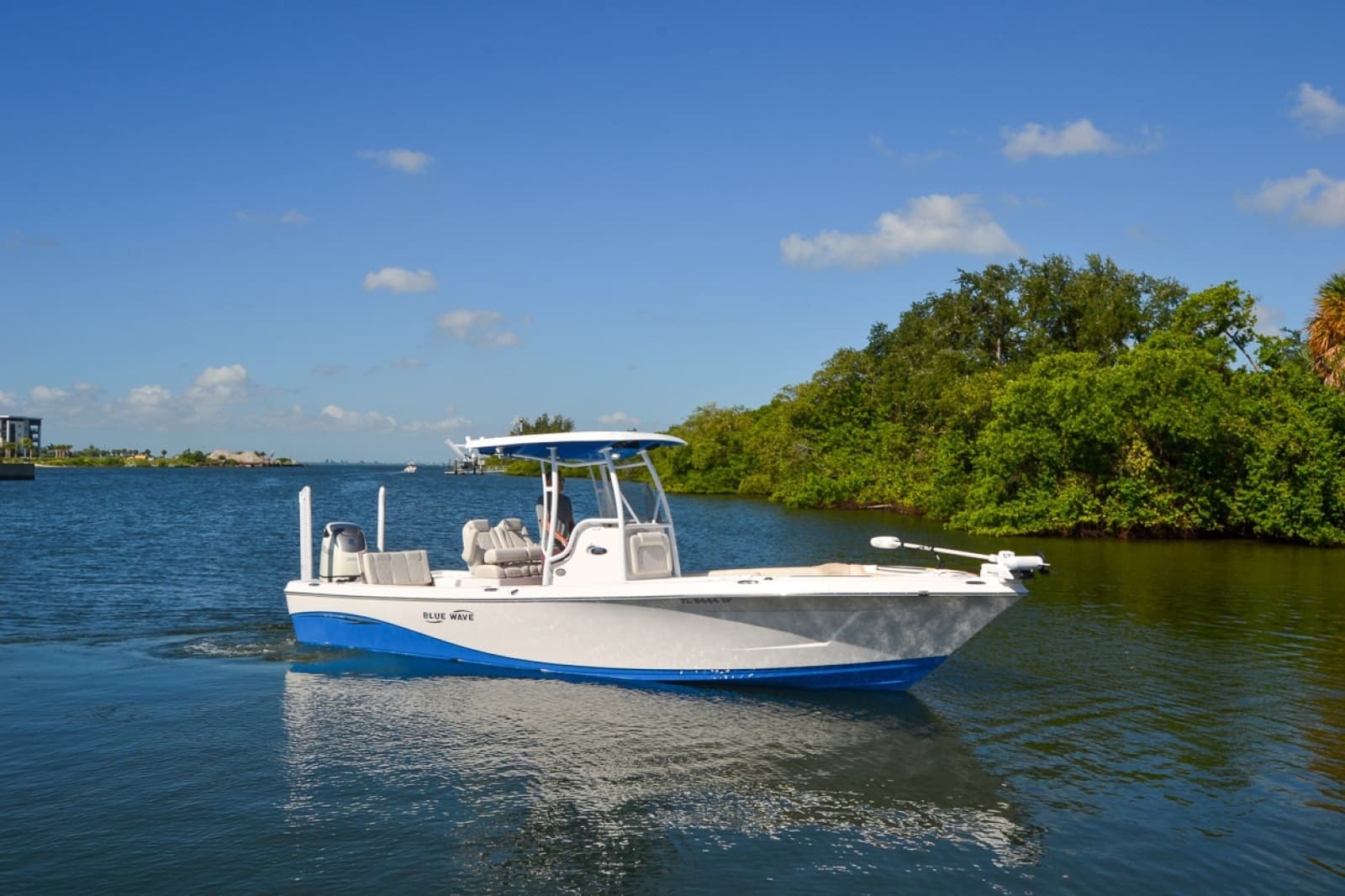 2020 Blue Wave 2800 Makaira