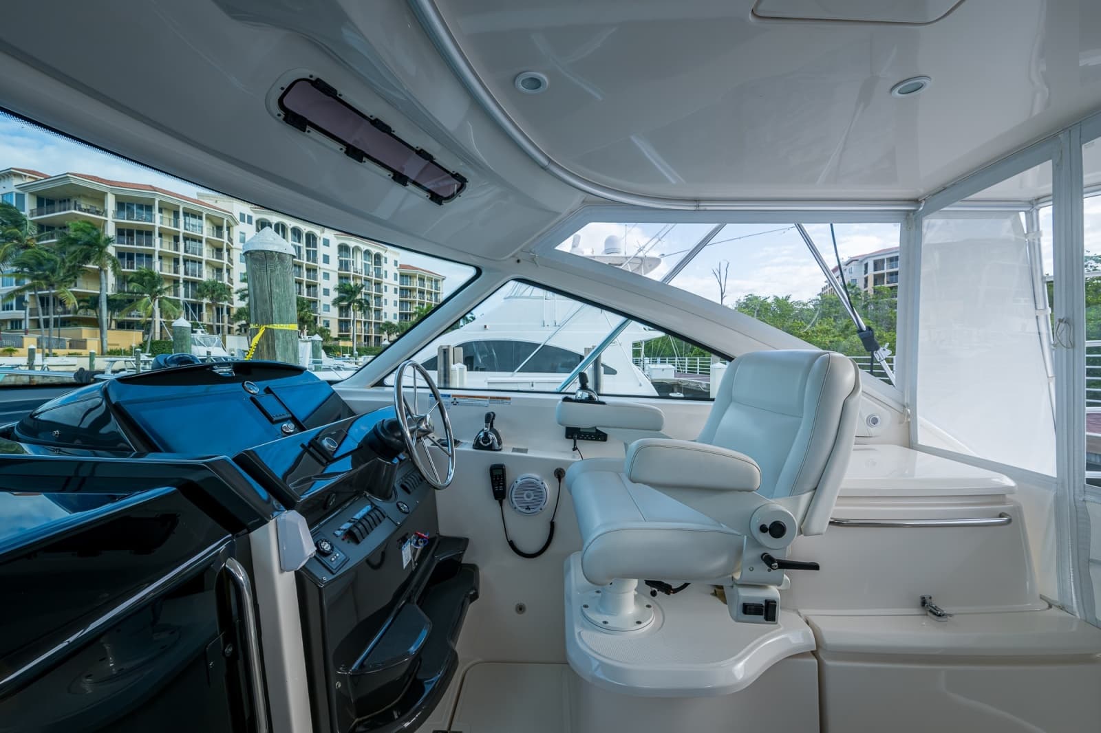 2018 Tiara Yachts 4300 Open