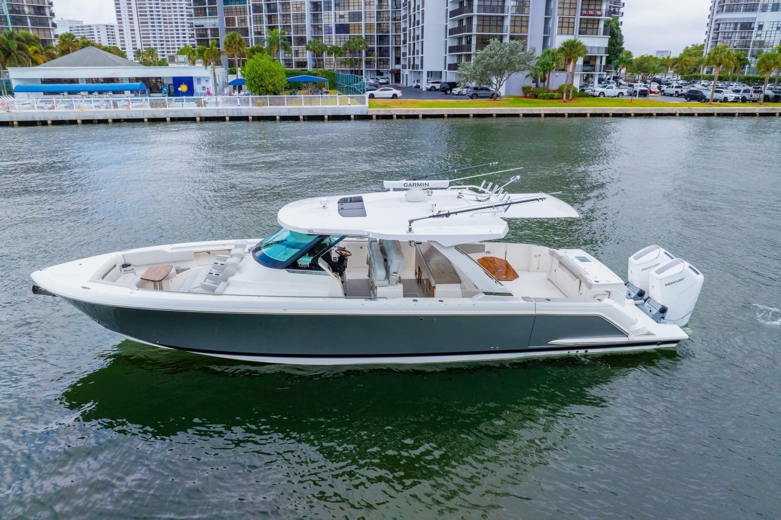 2024 Tiara Yachts 43 LS