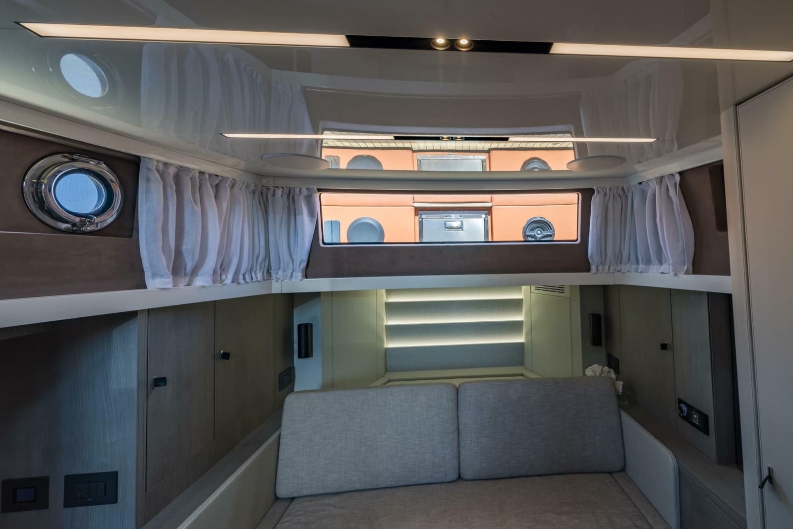 2022 Cranchi A46 Luxury Tender