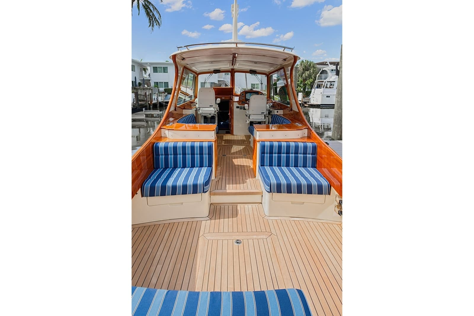 2018 Hinckley Picnic Boat 37 MKIII