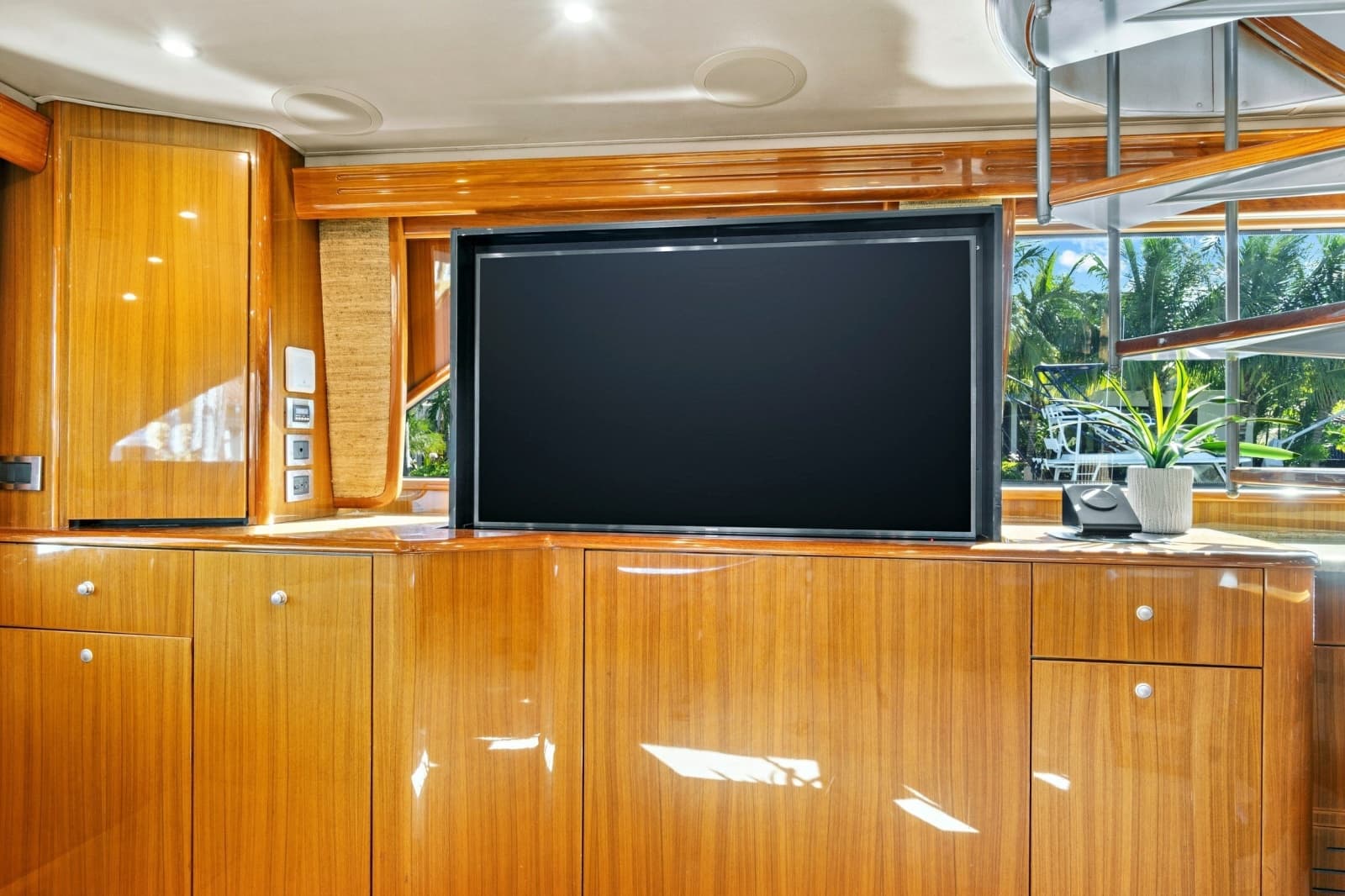 2008 Viking 74 Enclosed Bridge