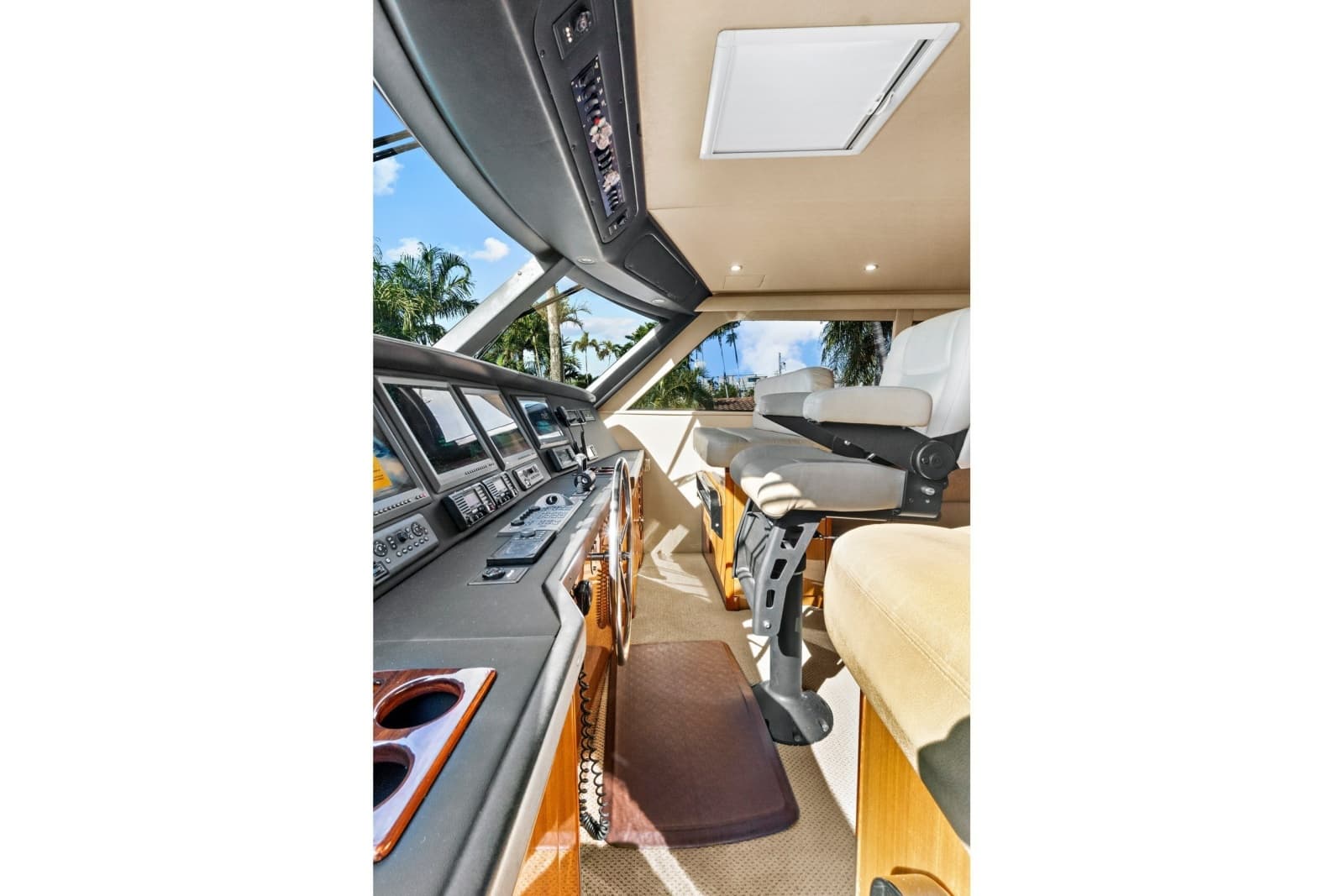2008 Viking 74 Enclosed Bridge