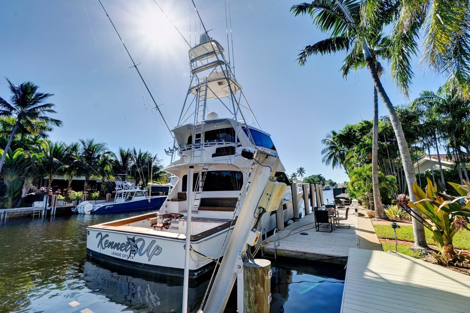 2008 Viking 74 Enclosed Bridge