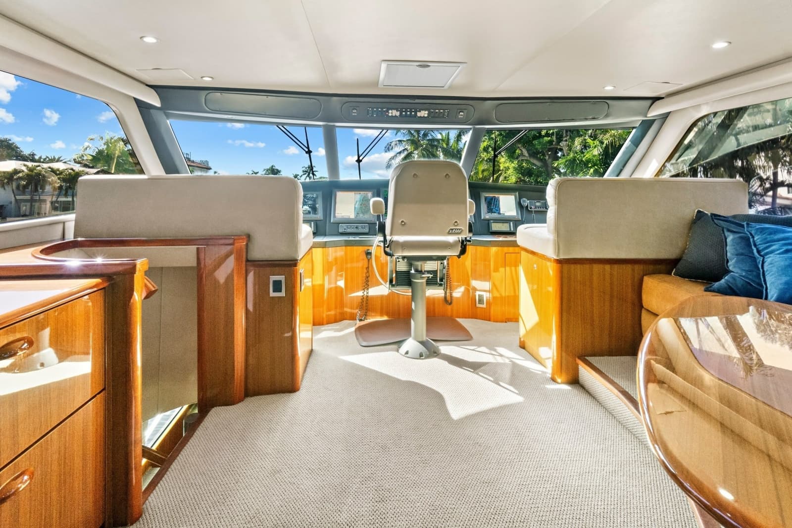 2008 Viking 74 Enclosed Bridge