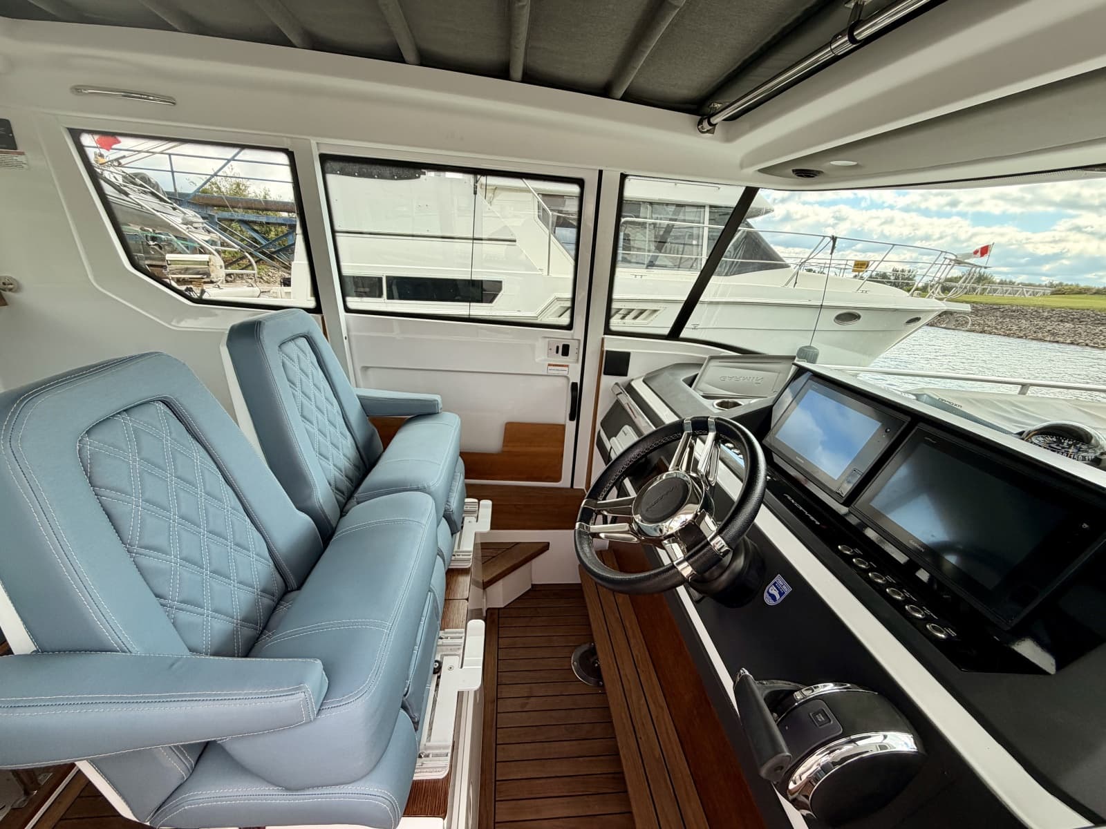 2018 Axopar 28 XC CROSS CABIN