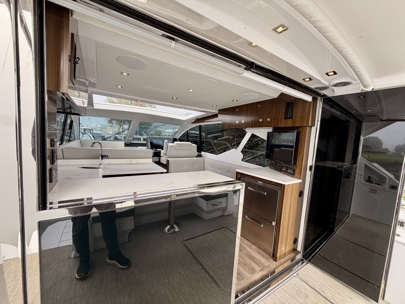 2023 Cruisers Yachts 50 Cantius