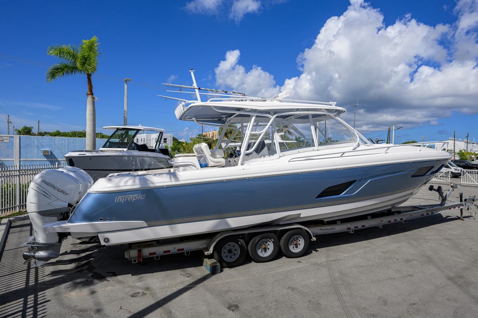 2022 Intrepid 409 Valor