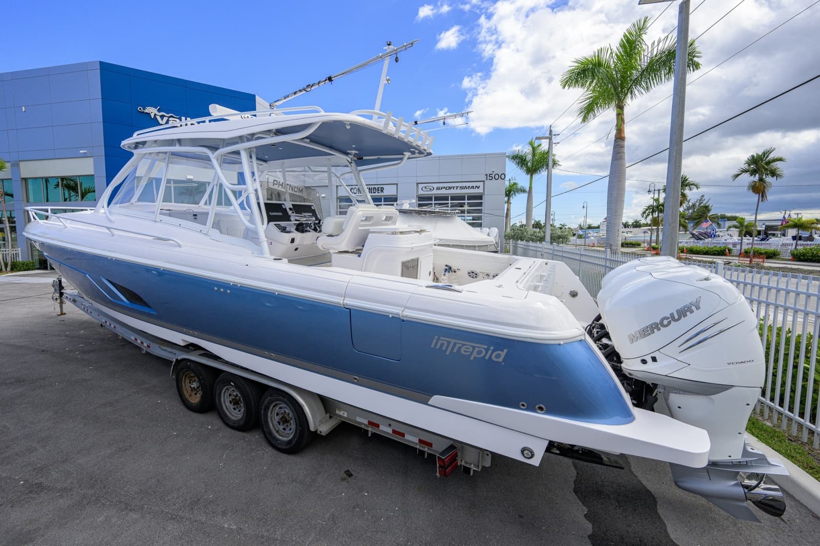 2022 Intrepid 409 Valor
