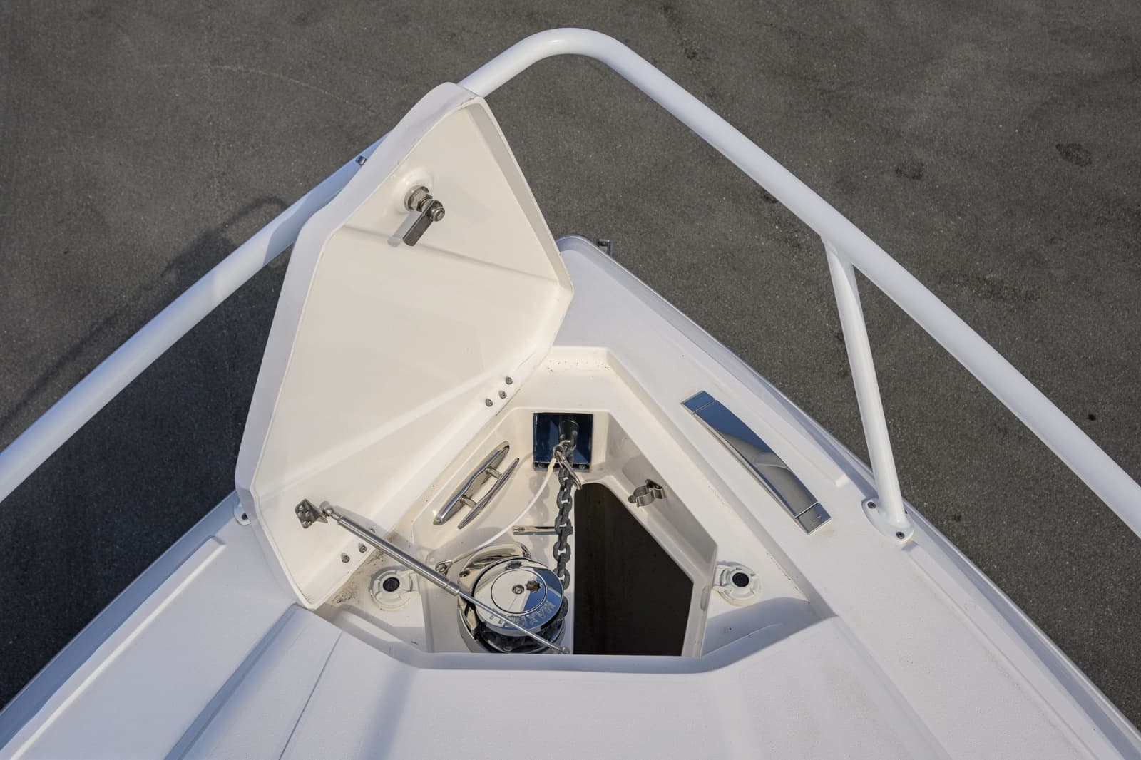 2022 Intrepid 409 Valor