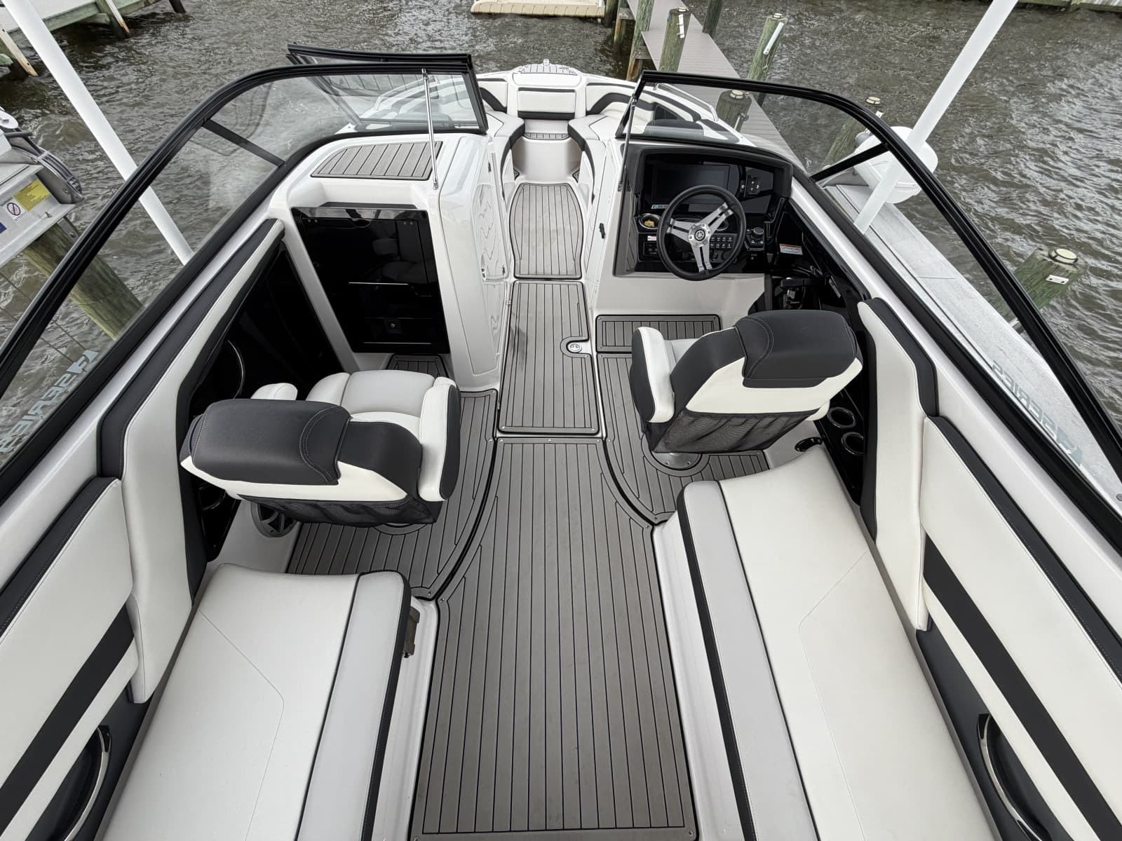 2020 Yamaha Boats 242 Limited S E-Series