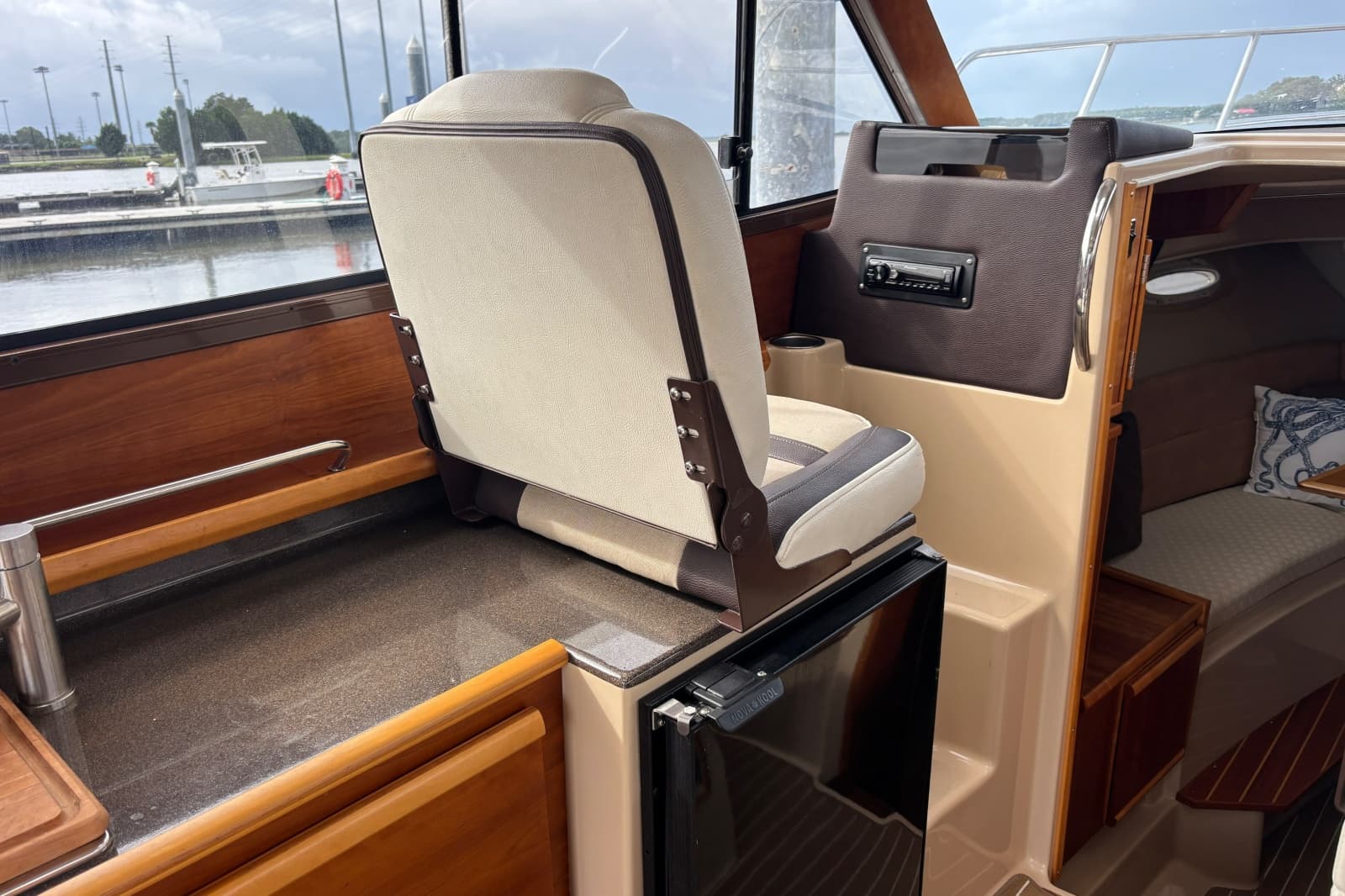 2016 Cutwater C-28 LE