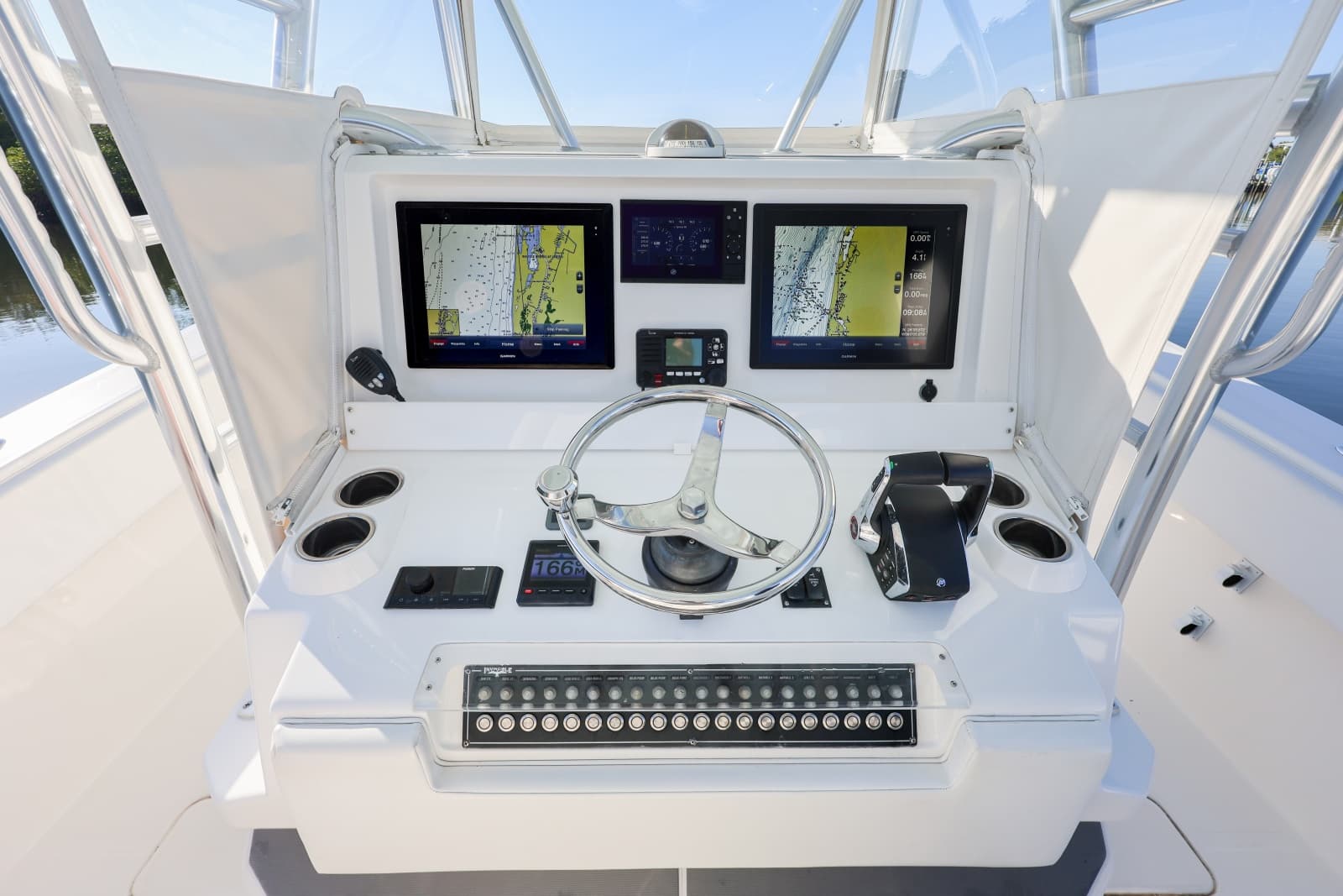 2016 Invincible 39 Open Fisherman