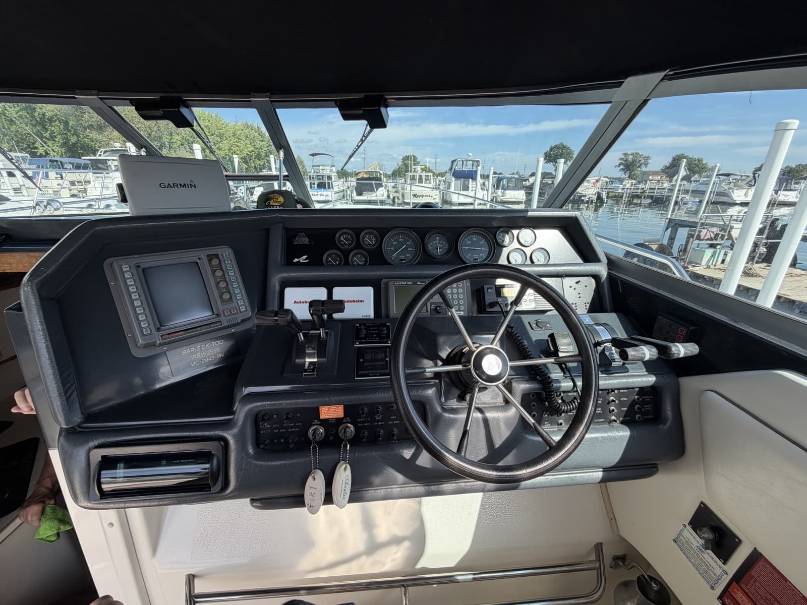 1993 Sea Ray 370 Express Cruiser