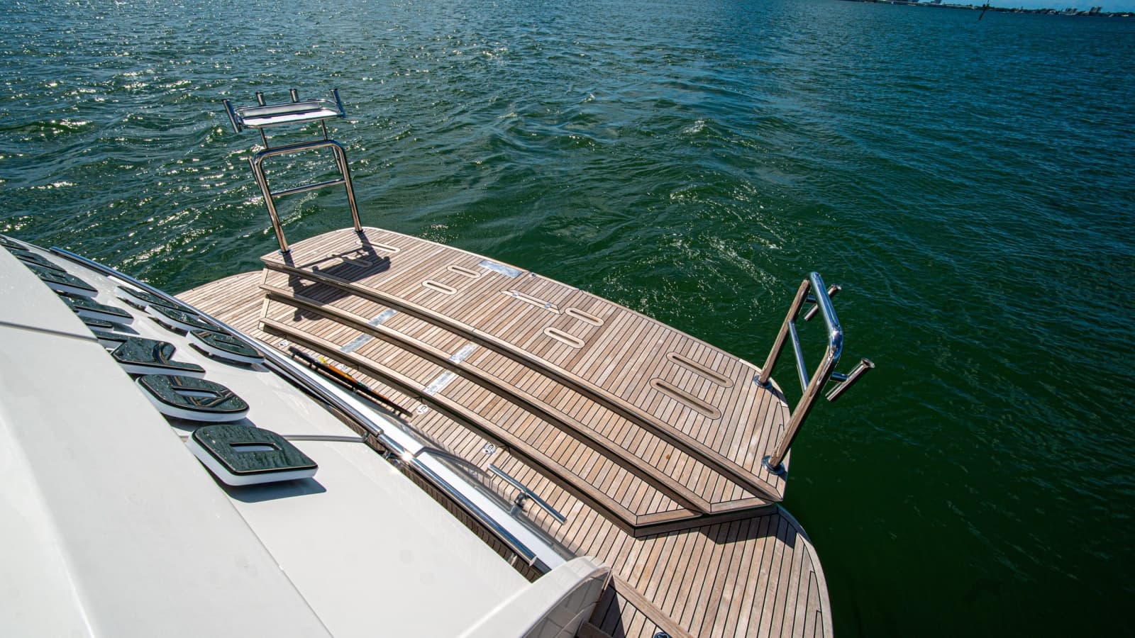 2025 Riviera 6800 Sport Yacht Platinum Edition