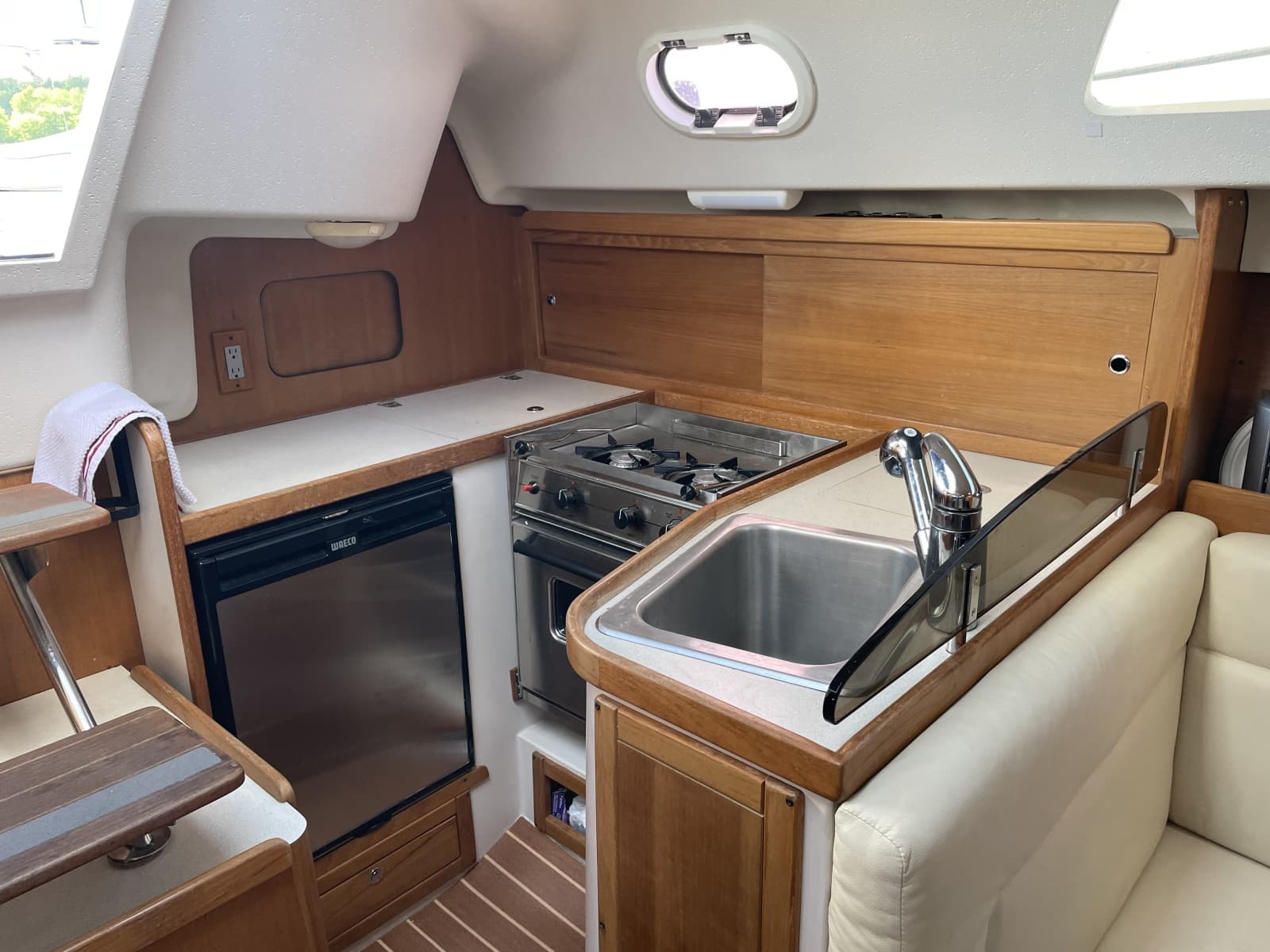 2008 Catalina 