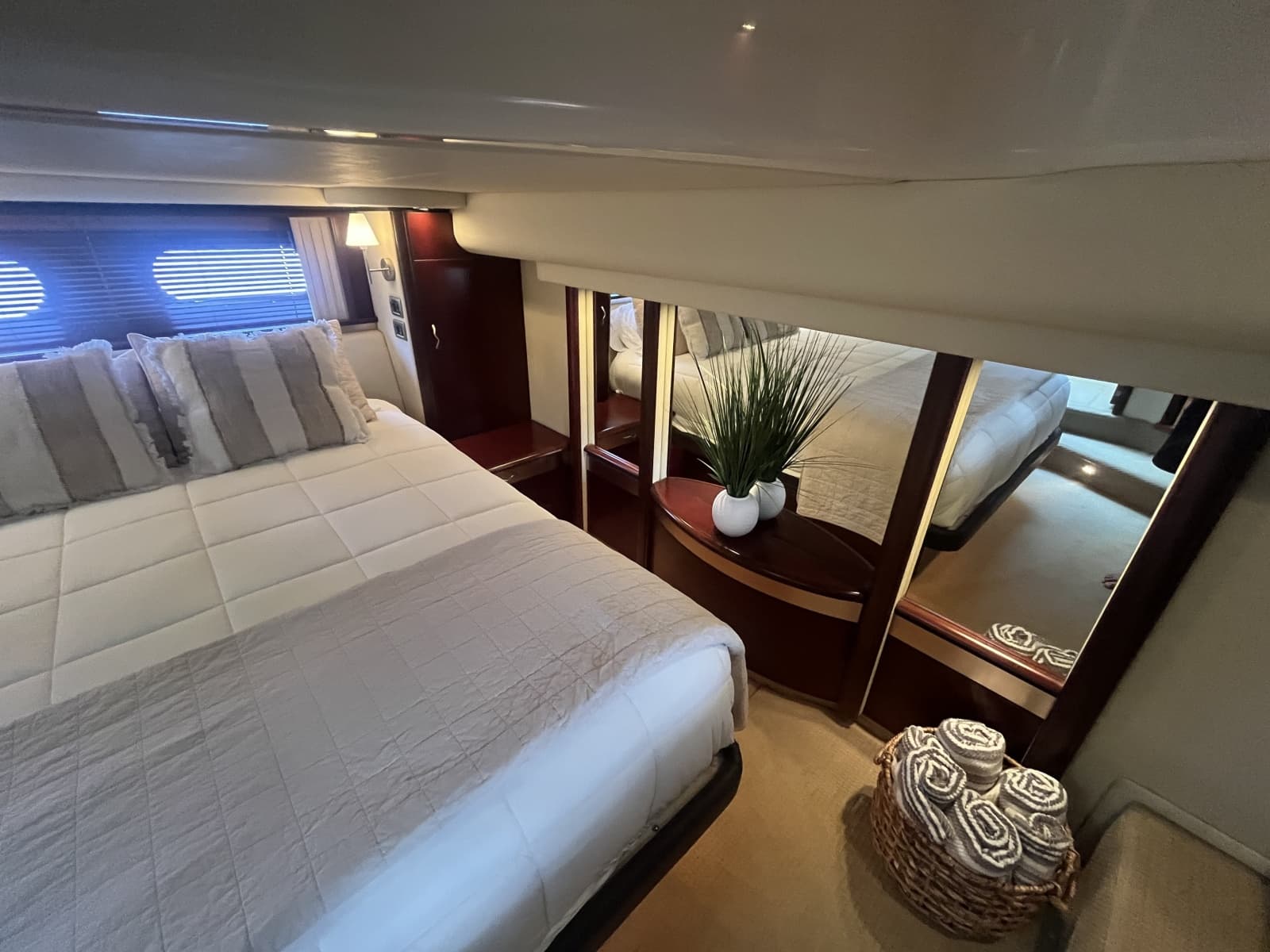 2006 Sea Ray 58 Sedan Bridge