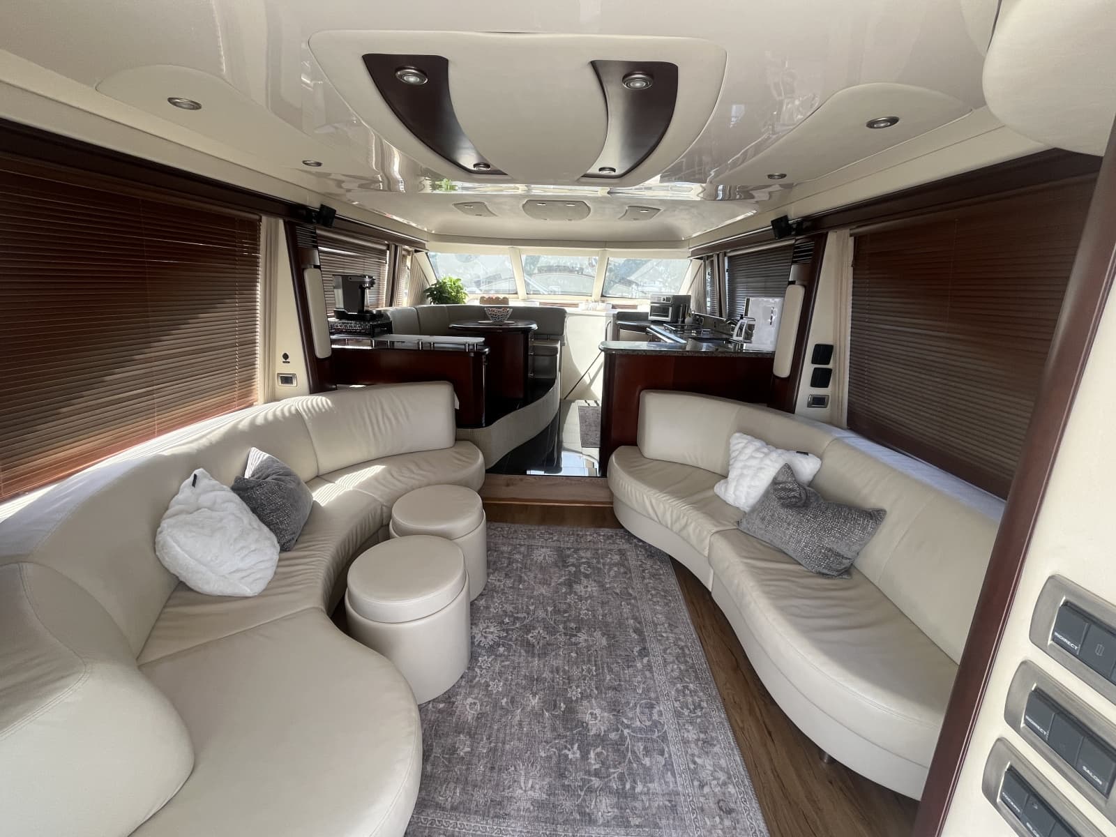 2006 Sea Ray 58 Sedan Bridge