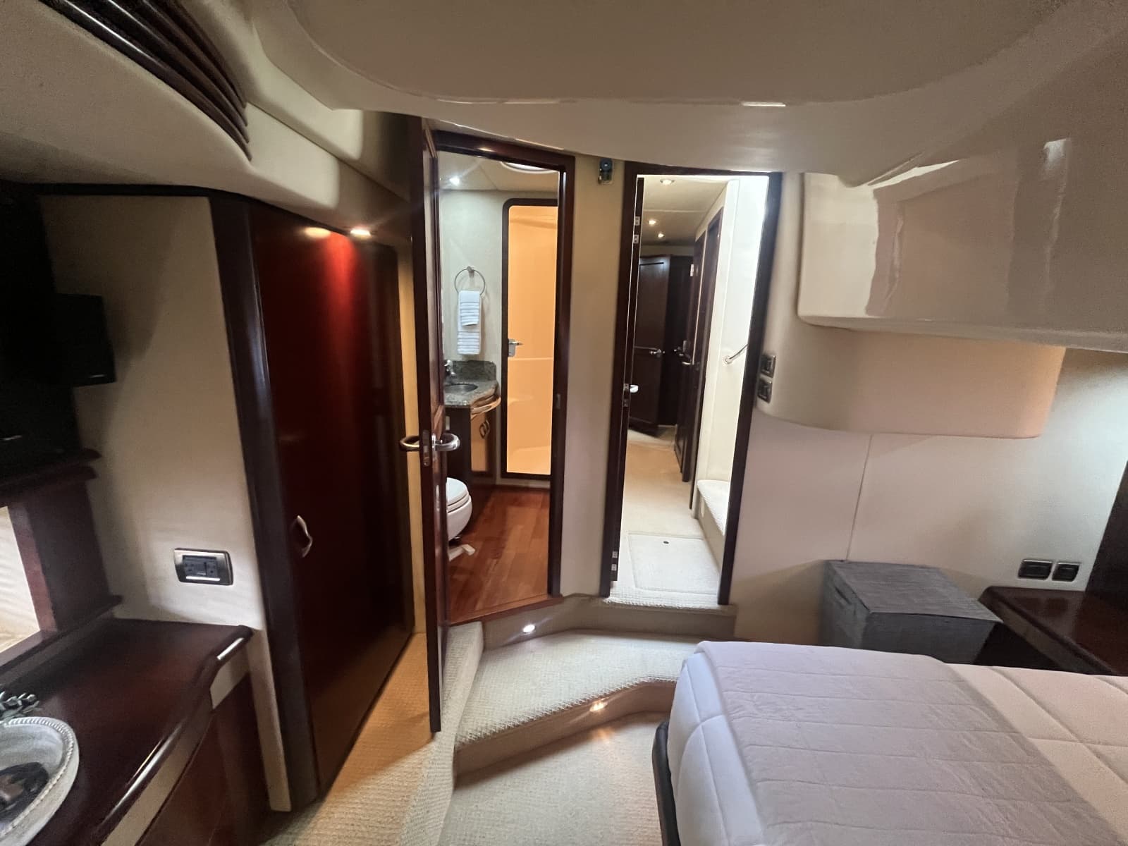 2006 Sea Ray 58 Sedan Bridge