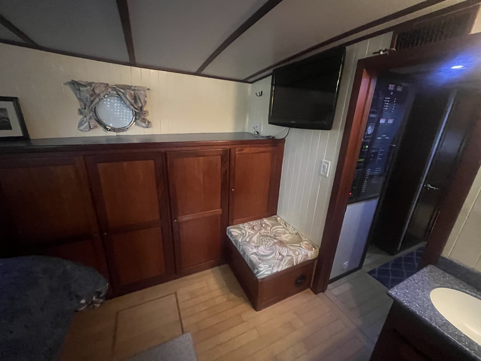 2001 Great Harbour GH47