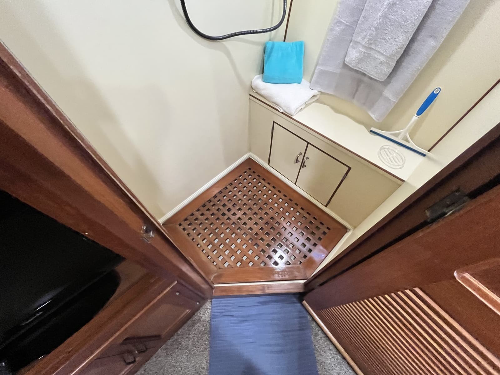 1987 Symbol 44 Sun Deck MK II