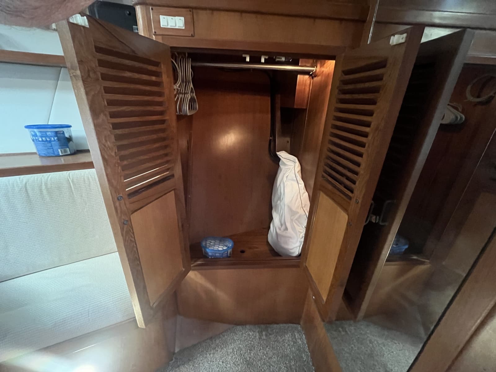 1987 Symbol 44 Sun Deck MK II