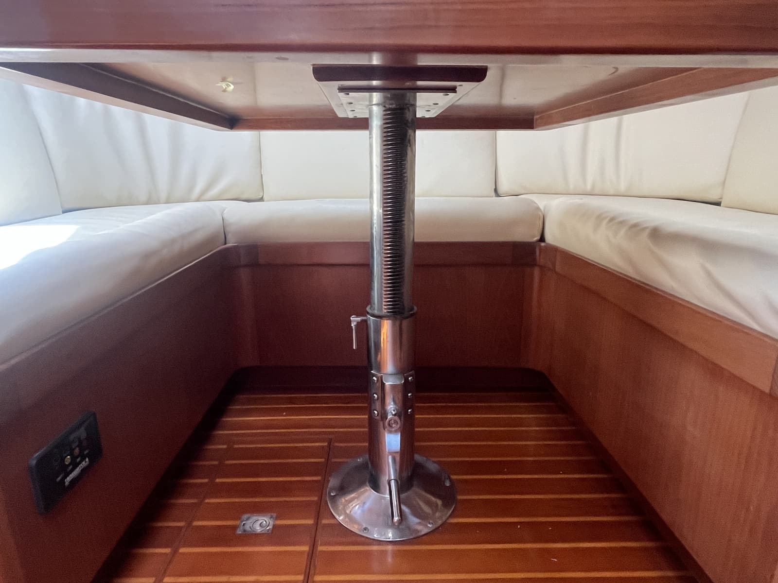 1987 Symbol 44 Sun Deck MK II