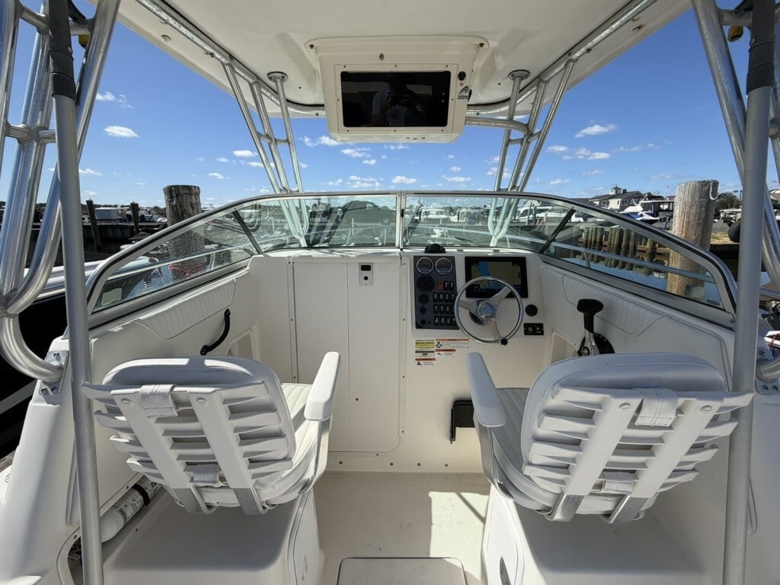 2008 Seaswirl Striper 2301 Walkaround I/O