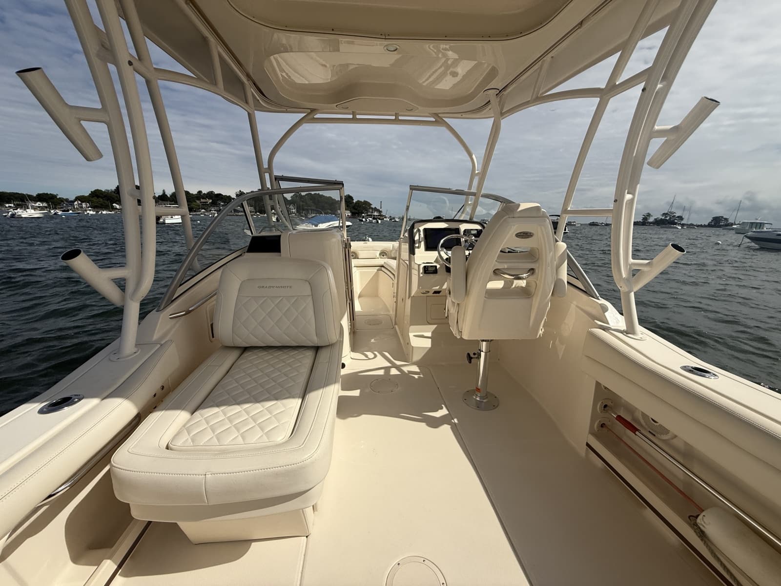 2018 Grady-White 235 Freedom