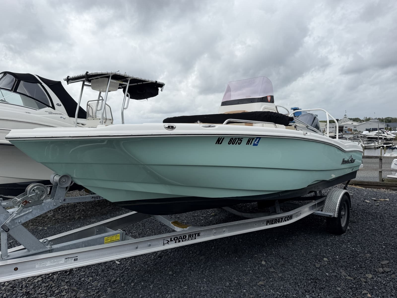 2023 NauticStar 211 Hybrid