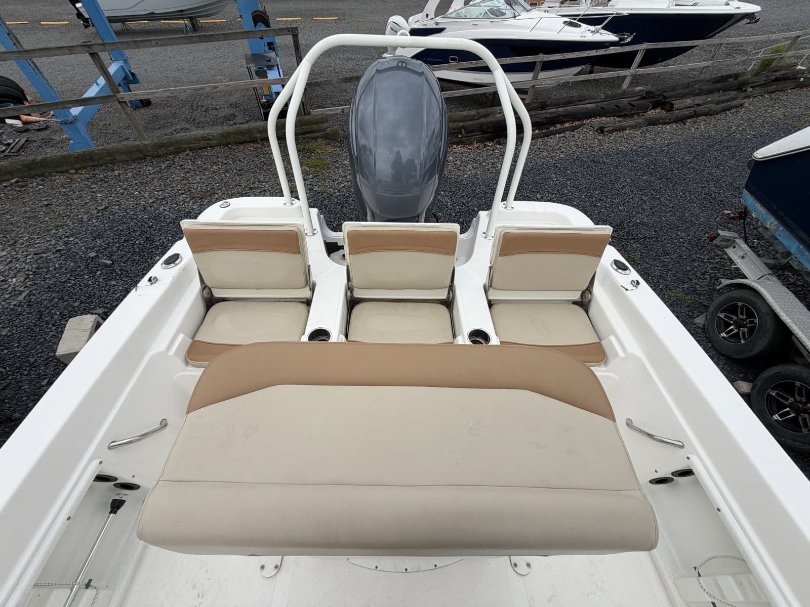 2023 NauticStar 211 Hybrid