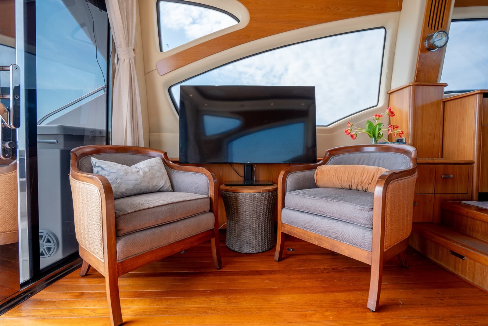 2009 Tiara Yachts 5800 Sovran