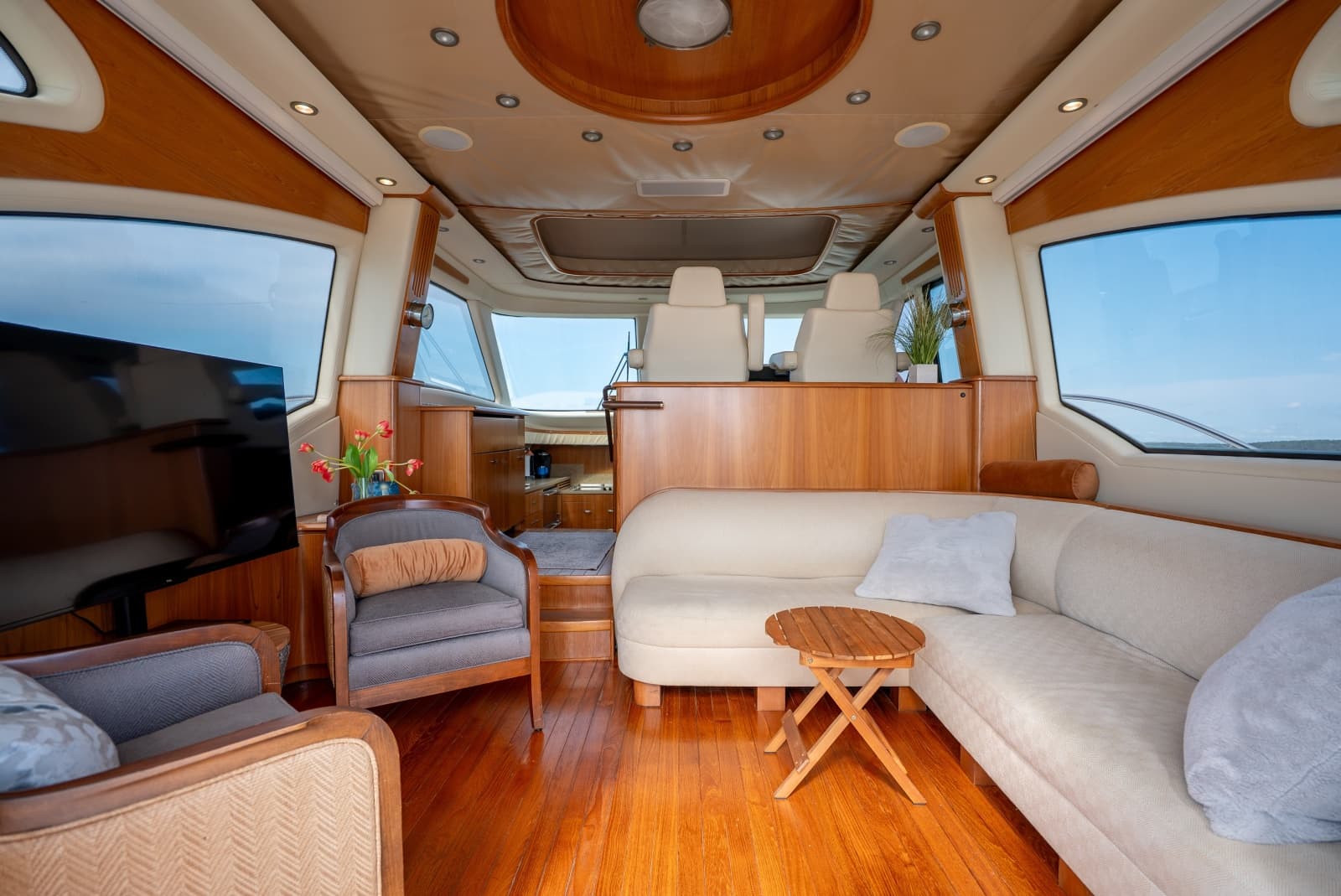 2009 Tiara Yachts 5800 Sovran