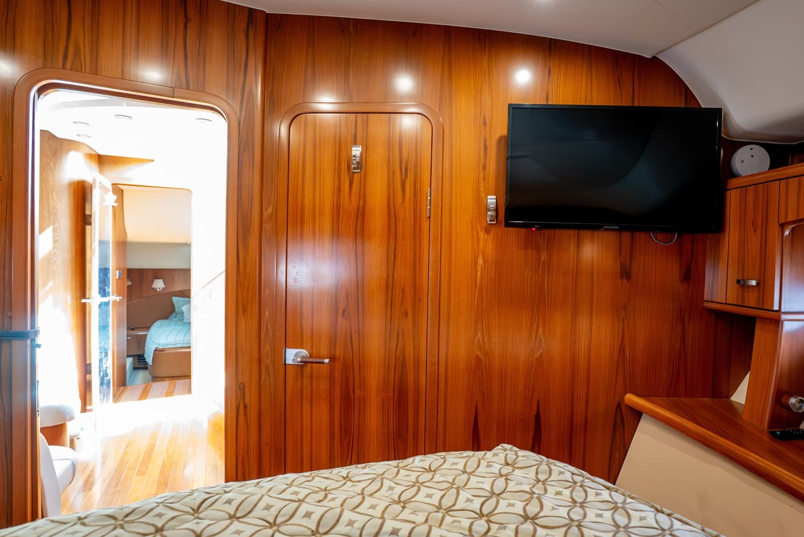2009 Tiara Yachts 5800 Sovran