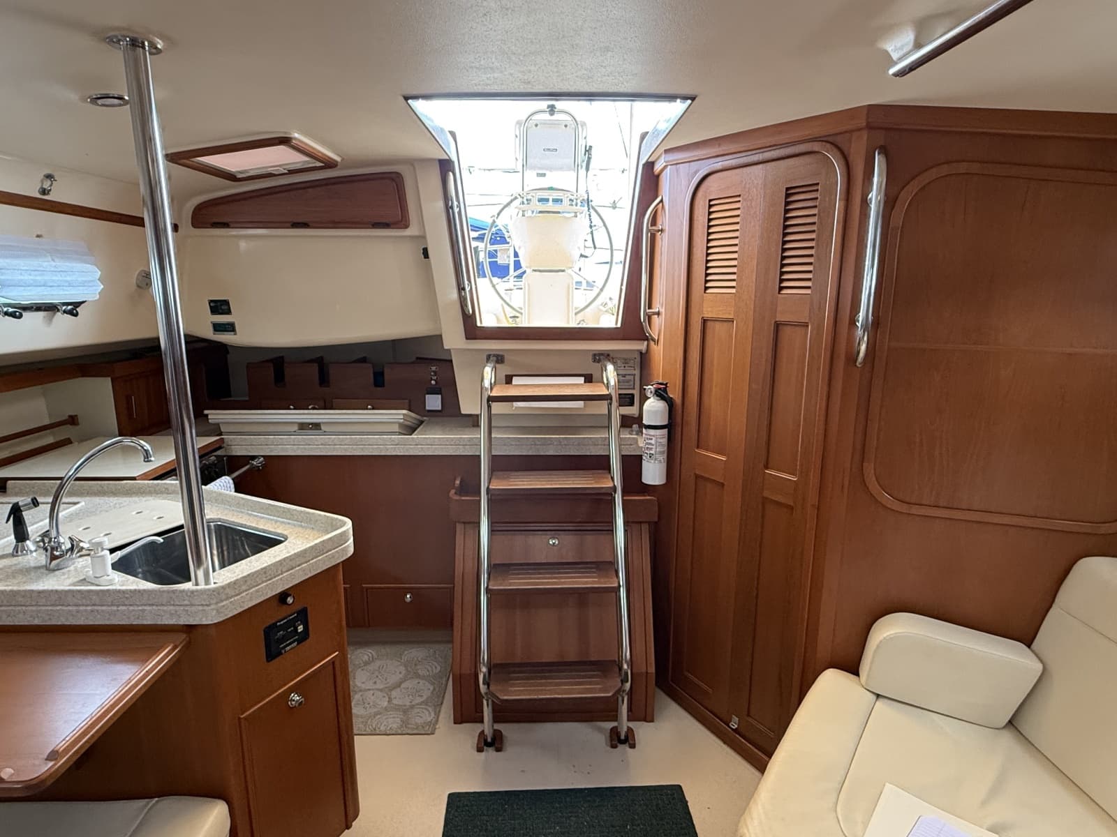 2005 Island Packet 370