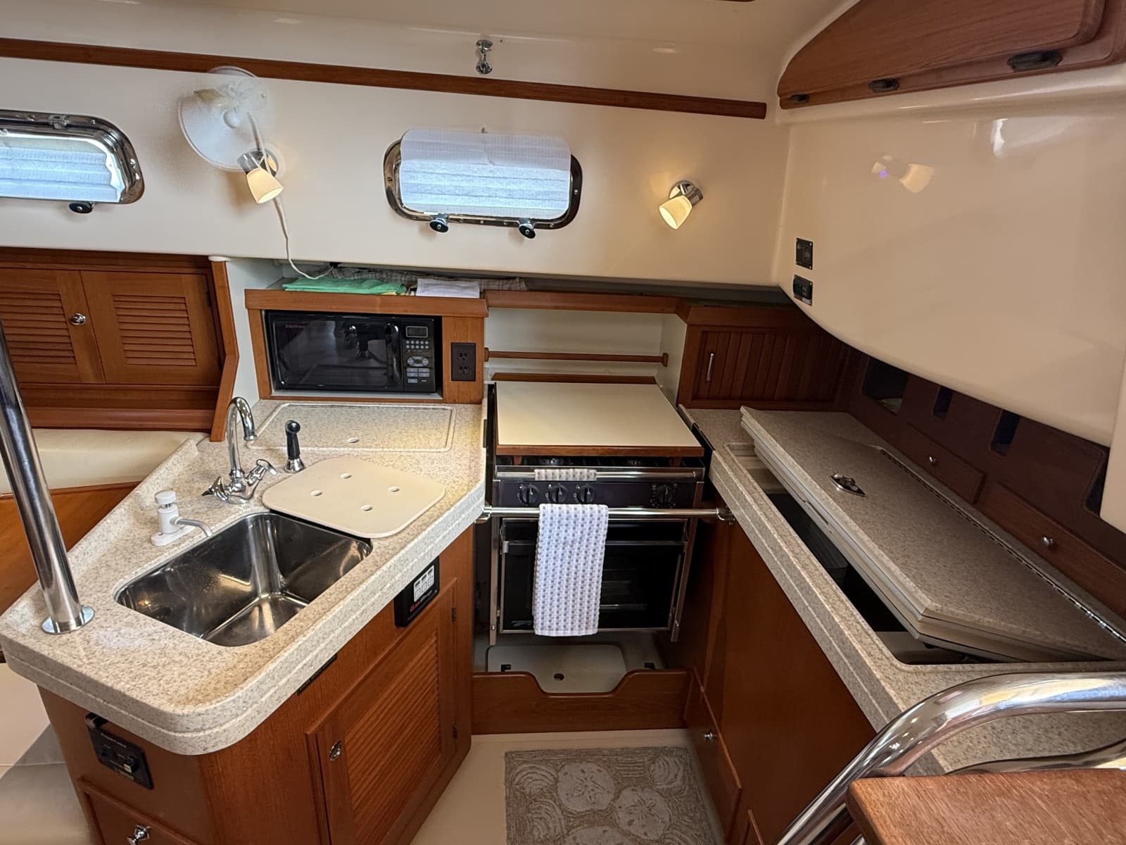 2005 Island Packet 370