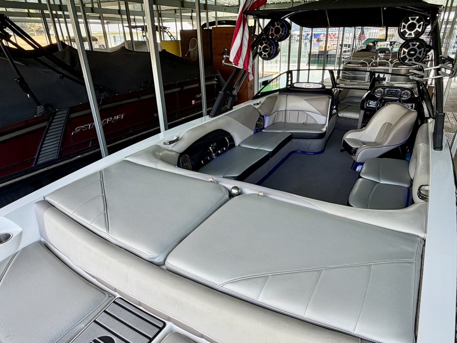 2011 Malibu Wakesetter 247 LSV