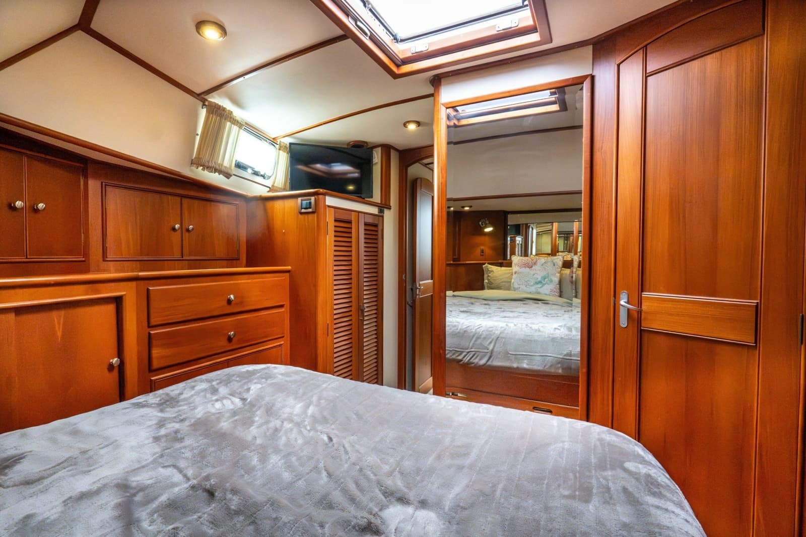 2003 Grand Banks 54