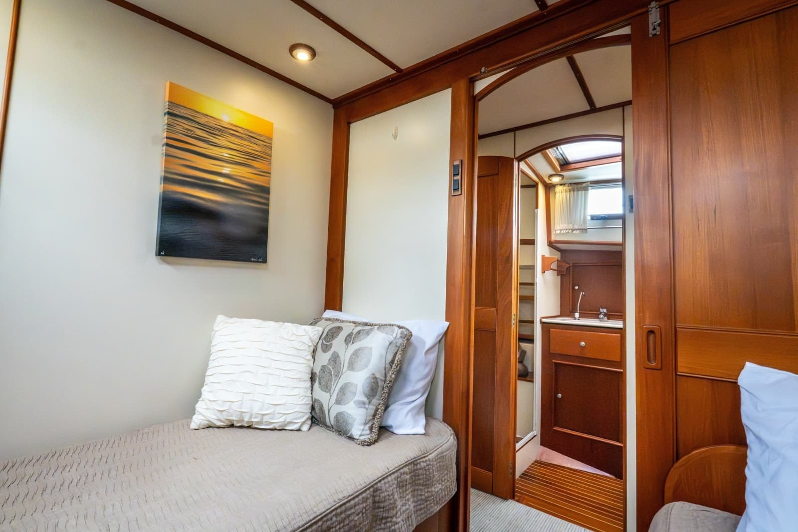 2003 Grand Banks 54